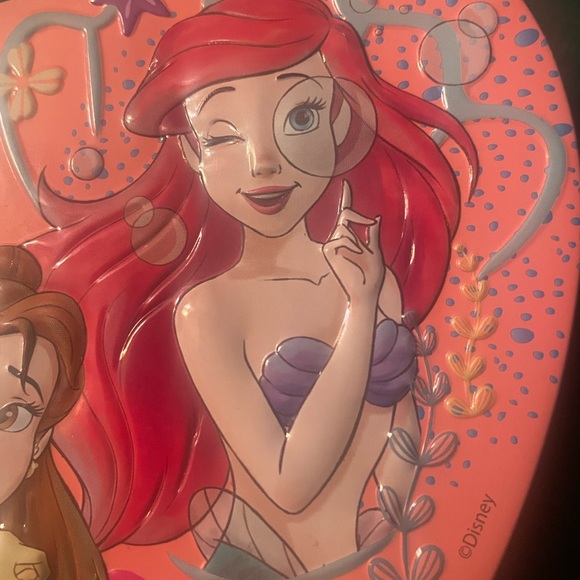 Disney Princesses Collectors Tin - Picture 4 of 6